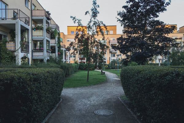 Prodej bytu 4+1 101 m², Charlotte-E.-Pauly-Straße 34, Berlin Prodej bytu 4+1 101 m², Charlotte-E.-Pauly-Straße 34, Berlin