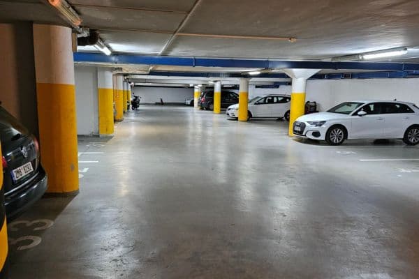 Pronájem garáže 13 m², Bratří Dohalských, Praha Pronájem garáže 13 m², Bratří Dohalských, Praha