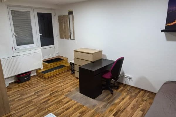 Pronájem bytu 1+kk 30 m², Votroubkova, Brno Pronájem bytu 1+kk 30 m², Votroubkova, Brno