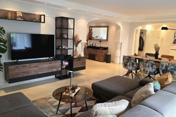 Prodej bytu 4+kk 186 m², Deichstraße 91, Gelsenkirchen Prodej bytu 4+kk 186 m², Deichstraße 91, Gelsenkirchen