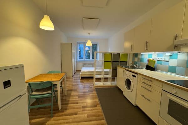 Pronájem bytu Garsoniéra 25 m², U Parního mlýna, Praha Pronájem bytu Garsoniéra 25 m², U Parního mlýna, Praha