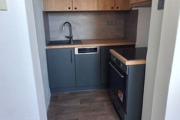 Pronájem bytu 2+1 61 m², Letohradská, Praha Pronájem bytu 2+1 61 m², Letohradská, Praha