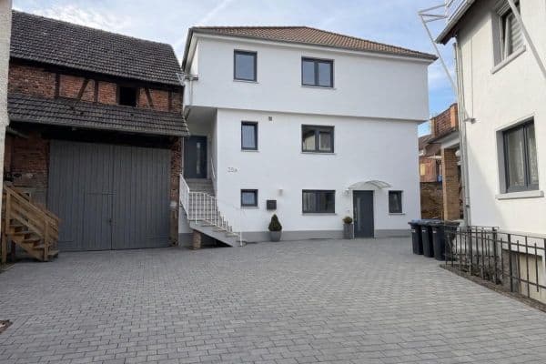Prodej domu 185 m², pozemek 686 m², Wettenberg Prodej domu 185 m², pozemek 686 m², Wettenberg