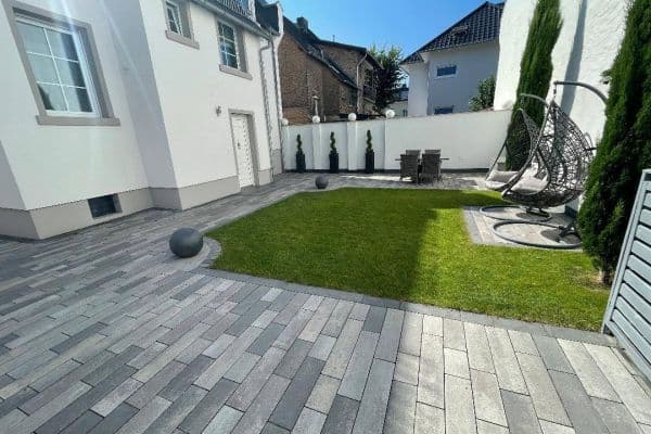 Prodej domu 130 m², pozemek 185 m², Frankfurt am Main Prodej domu 130 m², pozemek 185 m², Frankfurt am Main