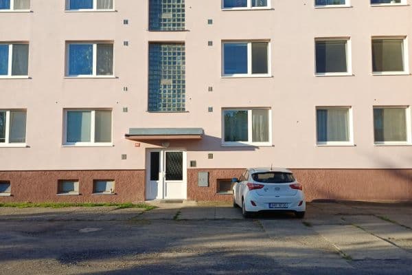 Pronájem bytu 2+kk 41 m², Revoluční, SO POÚ Kladno Pronájem bytu 2+kk 41 m², Revoluční, SO POÚ Kladno