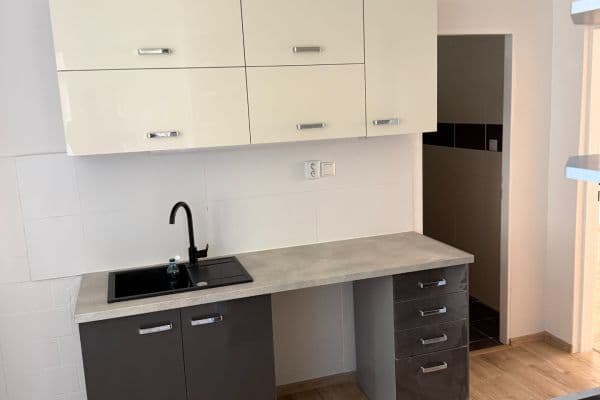 Pronájem bytu 3+1 90 m², Balcarova, Ostrava Pronájem bytu 3+1 90 m², Balcarova, Ostrava