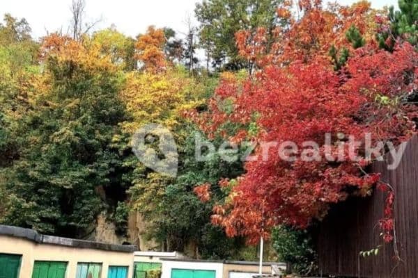 Pronájem garáže 19 m², Pod Petřinami, Praha Pronájem garáže 19 m², Pod Petřinami, Praha