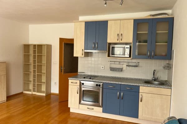 Pronájem bytu 1+kk 31 m², Kovanecká, Praha Pronájem bytu 1+kk 31 m², Kovanecká, Praha
