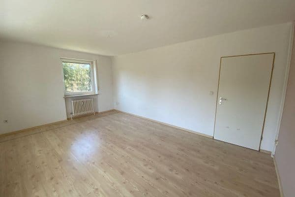 Pronájem bytu 3+1 80 m², Jean-Paul-Allee 1, Neustadt bei Coburg, Bavorsko Pronájem bytu 3+1 80 m², Jean-Paul-Allee 1, Neustadt bei Coburg, Bavorsko