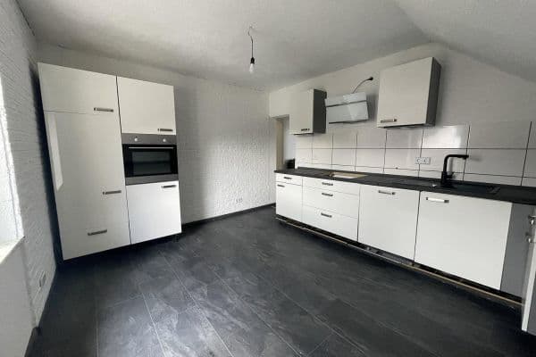 Pronájem bytu 3+1 63 m², Heinrichstraße 3, Plettenberg Pronájem bytu 3+1 63 m², Heinrichstraße 3, Plettenberg