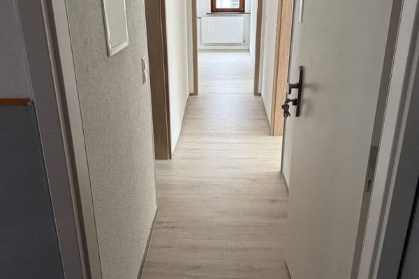 Pronájem bytu 4+1 70 m², König-Karl-Straße 65, Bad Wildbad Pronájem bytu 4+1 70 m², König-Karl-Straße 65, Bad Wildbad