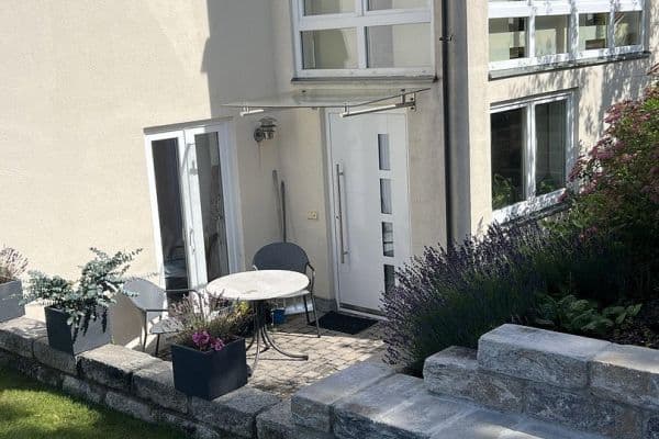 Pronájem bytu 1+1 42 m², Meisenstr.2, Hilgertshausen-Tandern, Bavorsko Pronájem bytu 1+1 42 m², Meisenstr.2, Hilgertshausen-Tandern, Bavorsko