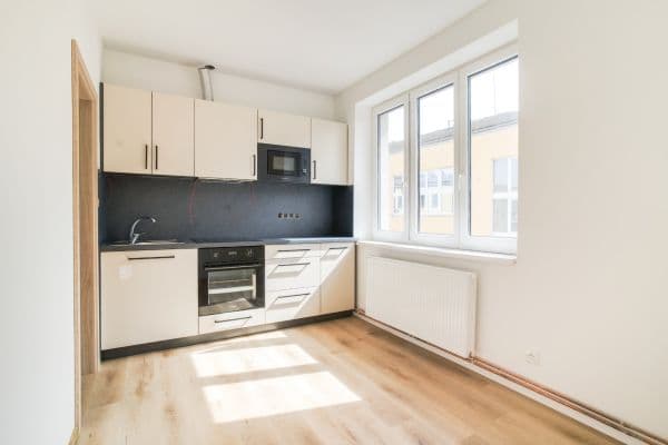 Pronájem bytu 2+kk 40 m², Komenského, SO POÚ Nová Paka Pronájem bytu 2+kk 40 m², Komenského, SO POÚ Nová Paka