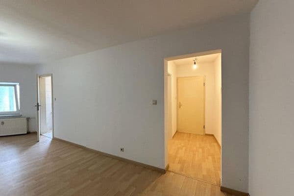 Pronájem bytu 2+1 42 m², Cansteinstraße 6, Halle (Saale), Sasko-Anhaltsko Pronájem bytu 2+1 42 m², Cansteinstraße 6, Halle (Saale), Sasko-Anhaltsko