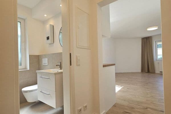 Pronájem bytu 1+1 35 m², Lorettostr. 60, Düsseldorf, Severní Porýní-Vestfálsko Pronájem bytu 1+1 35 m², Lorettostr. 60, Düsseldorf, Severní Porýní-Vestfálsko
