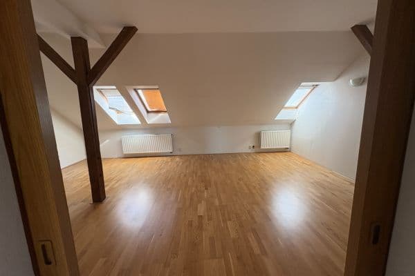 Pronájem bytu 5+1 200 m², Milešovská, Praha Pronájem bytu 5+1 200 m², Milešovská, Praha