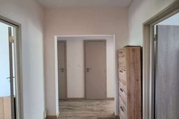 Pronájem bytu 3+1 79 m², Zombova, Košice - mestská časť Sídlisko KVP, Košický kraj Pronájem bytu 3+1 79 m², Zombova, Košice - mestská časť Sídlisko KVP, Košický kraj