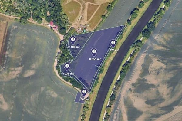 Prodej pozemku 3.359 m², Hradec Králové Prodej pozemku 3.359 m², Hradec Králové