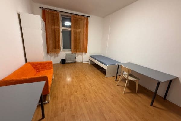 Pronájem bytu 1+kk 20 m², Sokolovská, Praha Pronájem bytu 1+kk 20 m², Sokolovská, Praha