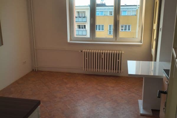 Pronájem bytu 1+kk 26 m², Na Petřinách, Praha Pronájem bytu 1+kk 26 m², Na Petřinách, Praha