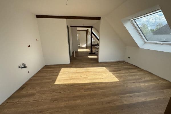Pronájem bytu 4+1 110 m², Glauchau Pronájem bytu 4+1 110 m², Glauchau