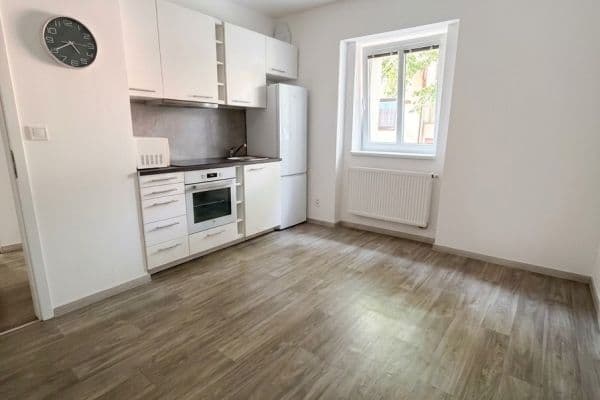 Pronájem bytu 2+kk 30 m², Antonína Dvořáka, Dobříš, Středočeský kraj Pronájem bytu 2+kk 30 m², Antonína Dvořáka, Dobříš, Středočeský kraj