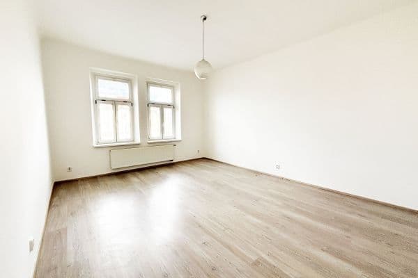 Pronájem bytu 1+1 55 m², Husova, Plzeň Pronájem bytu 1+1 55 m², Husova, Plzeň