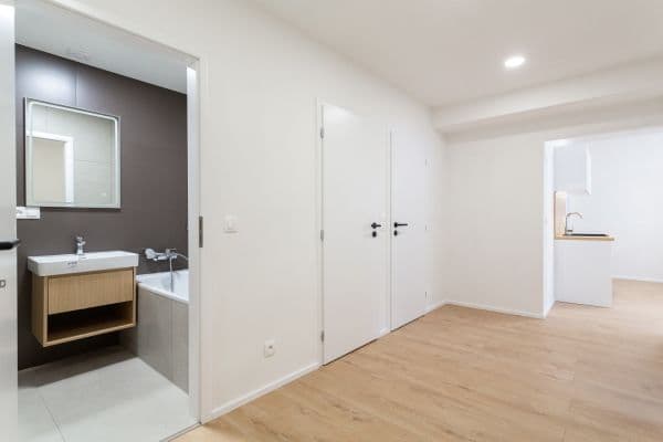 Prodej bytu 3+kk 70 m², Nučická, Praha Prodej bytu 3+kk 70 m², Nučická, Praha