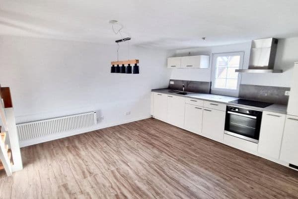 Pronájem bytu 4+1 90 m², Simmozheim Pronájem bytu 4+1 90 m², Simmozheim