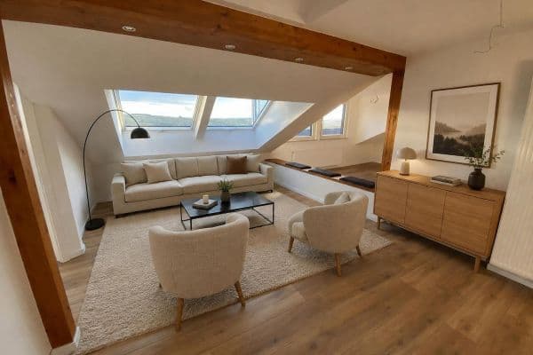 Pronájem bytu 4+kk 106 m², Nürtingen Pronájem bytu 4+kk 106 m², Nürtingen