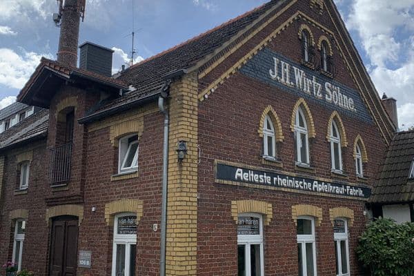 Pronájem bytu 4+1 92 m², Burscheider Str. 106b, Leverkusen Pronájem bytu 4+1 92 m², Burscheider Str. 106b, Leverkusen