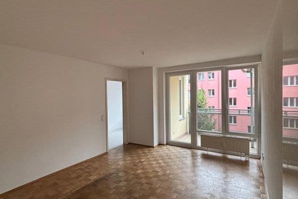Prodej bytu 3+1 78 m², Pintschstraße 2, Berlin, Berlín Prodej bytu 3+1 78 m², Pintschstraße 2, Berlin, Berlín