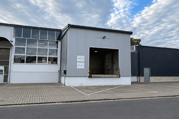 Pronájem nebytového prostoru 605 m², Gottlieb-Daimler-Str. 5, Hessen - Pfungstadt Pronájem nebytového prostoru 605 m², Gottlieb-Daimler-Str. 5, Hessen - Pfungstadt