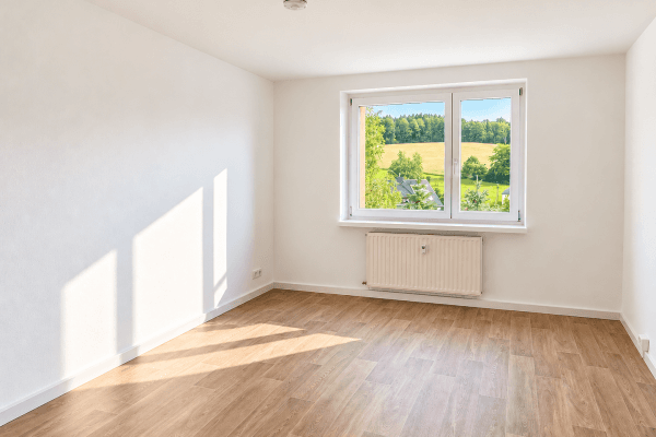 Pronájem bytu 3+1 60 m², Hainstraße 10, Thum, Sasko Pronájem bytu 3+1 60 m², Hainstraße 10, Thum, Sasko
