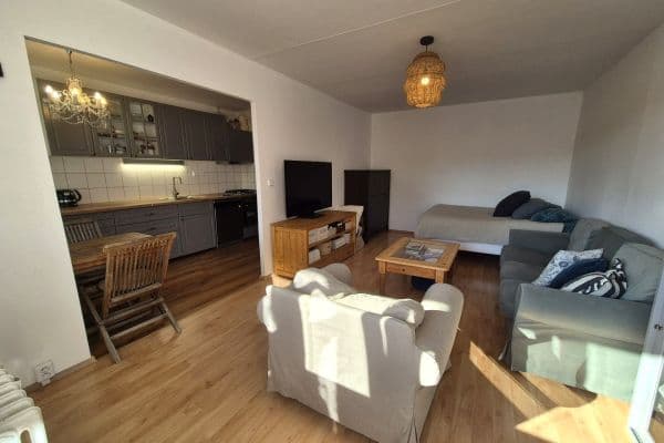Prodej bytu 3+1 89 m², Hrabákova, Praha Prodej bytu 3+1 89 m², Hrabákova, Praha