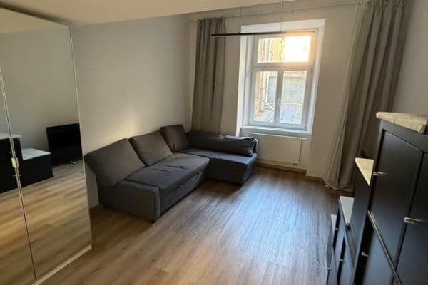 Pronájem bytu 2+kk 38 m², Brožíkova, Praha Pronájem bytu 2+kk 38 m², Brožíkova, Praha