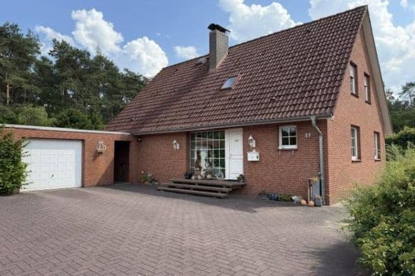 Prodej domu 125 m², pozemek 1.700 m², Walsrode/OT Honerdingen Prodej domu 125 m², pozemek 1.700 m², Walsrode/OT Honerdingen