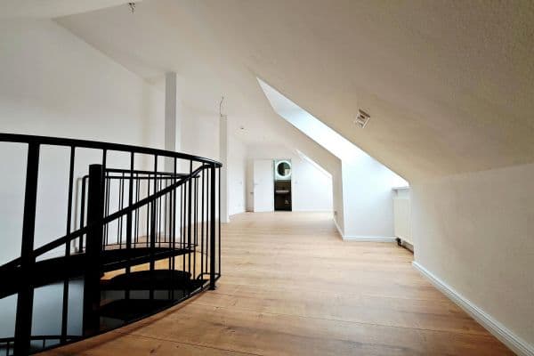Prodej bytu 3+1 98 m², Schönbachstraße 88, Leipzig, Sasko Prodej bytu 3+1 98 m², Schönbachstraße 88, Leipzig, Sasko