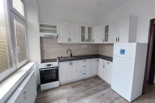 Pronájem bytu 1+1 33 m², Celní, Karlovy Vary Pronájem bytu 1+1 33 m², Celní, Karlovy Vary