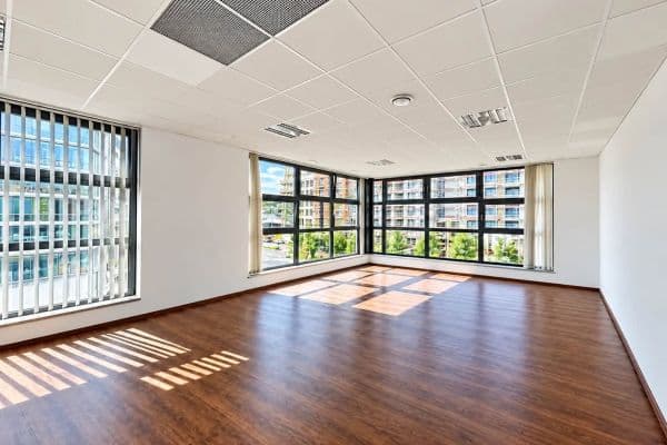Pronájem kanceláře 52 m², Moulíkova, Praha Pronájem kanceláře 52 m², Moulíkova, Praha