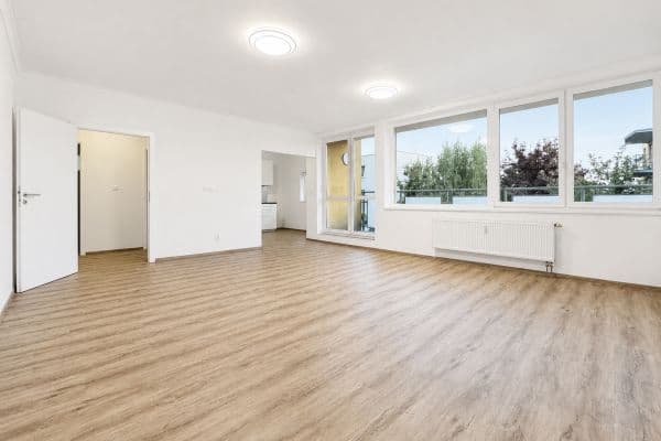 Pronájem bytu 3+1 102 m², K Haltýři, Praha Pronájem bytu 3+1 102 m², K Haltýři, Praha