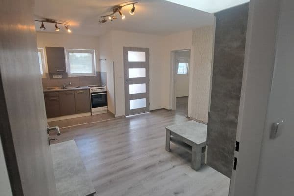 Pronájem bytu 3+kk 60 m², SO POÚ Jílové u Prahy Pronájem bytu 3+kk 60 m², SO POÚ Jílové u Prahy