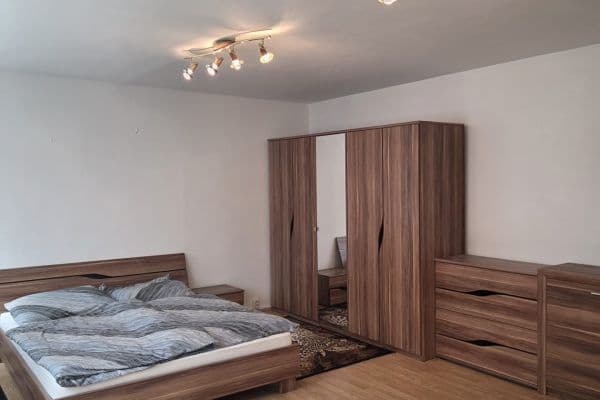 Pronájem bytu 3+1 87 m², K Olympiku, Praha Pronájem bytu 3+1 87 m², K Olympiku, Praha