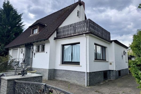 Prodej domu 170 m², pozemek 558 m², Odenwaldstraße 53, Rödermark Prodej domu 170 m², pozemek 558 m², Odenwaldstraße 53, Rödermark