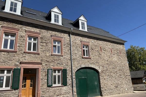Pronájem bytu 5+kk 146 m², Moselstraße 6, Osann-Monzel, Porýní-Falc Pronájem bytu 5+kk 146 m², Moselstraße 6, Osann-Monzel, Porýní-Falc