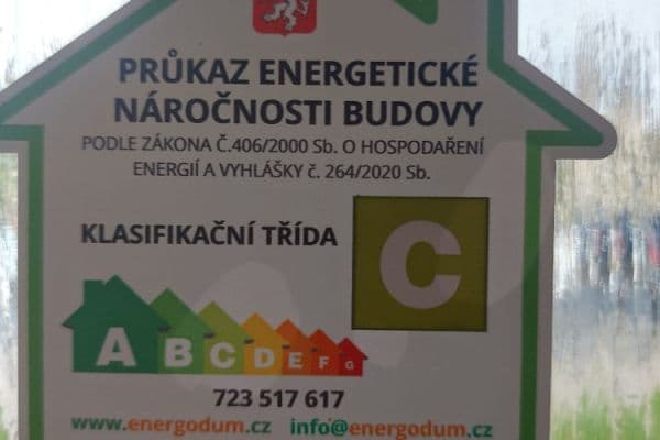 Prodej bytu 3+1 72 m², Wolkerova, SO POÚ Planá Prodej bytu 3+1 72 m², Wolkerova, SO POÚ Planá