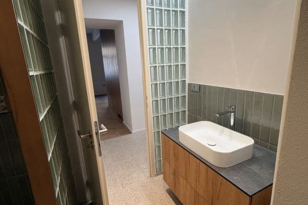 Pronájem bytu 2+kk 45 m², Holandská, Praha Pronájem bytu 2+kk 45 m², Holandská, Praha