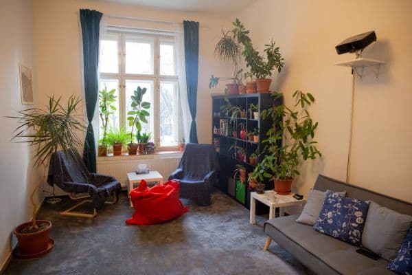 Pronájem bytu 2+1 40 m², 28. pluku, Praha Pronájem bytu 2+1 40 m², 28. pluku, Praha
