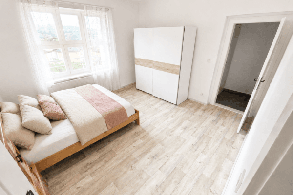 Pronájem bytu 1+1 38 m², K Linhartu, Karlovy Vary Pronájem bytu 1+1 38 m², K Linhartu, Karlovy Vary