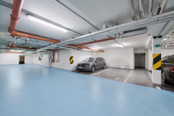 Pronájem garáže 18 m², Terezínská, Praha Pronájem garáže 18 m², Terezínská, Praha